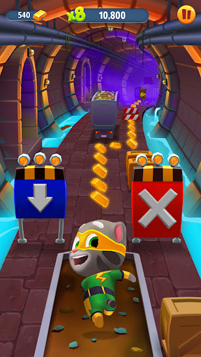 Talking Tom Gold Run screenshot 1